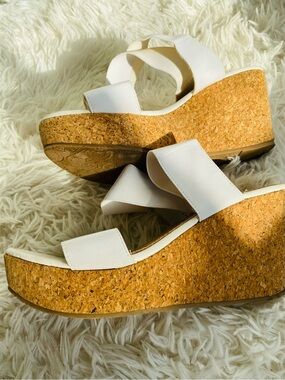 Volatile White Cork Wedge Sandals Size 8 Elastic Cross Strap Platform Slides